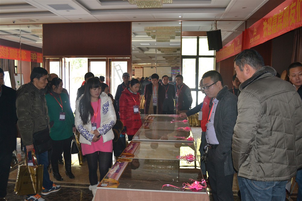 瓷砖经销商朋友鉴赏激情AV青青草陶瓷砖金刚釉II代产品