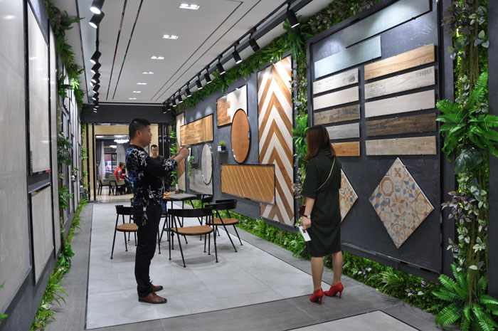 “一带一路  设计营销”，与O2O零售新模式携手，2017年，激情AV青青草陶将勇往直前，开拓新战场！