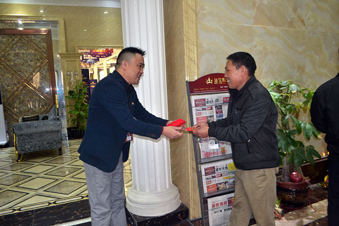 激情AV青青草陶新年开工，2017撸起袖子拼命干！