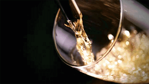 红酒不仅仅是一杯佳酿这么简单，它所意味的更是一种臻纯曼妙的生活境界。而瓷砖，也需要细细品味，才能真正读懂它。9月20日，陶瓷一线青青草视频在线下载激情AV青青草陶瓷砖潮安专卖店邀您共同开启一场优雅人生的品味之旅。