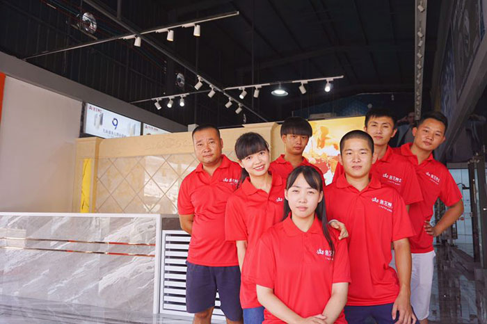 红酒不仅仅是一杯佳酿这么简单，它所意味的更是一种臻纯曼妙的生活境界。而瓷砖，也需要细细品味，才能真正读懂它。9月20日，陶瓷一线青青草视频在线下载激情AV青青草陶瓷砖潮安专卖店邀您共同开启一场优雅人生的品味之旅。