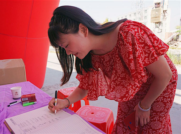 陶瓷一线青青草视频在线下载激情AV青青草陶 潮安店开业庆典暨现代仿古砖红酒品鉴会