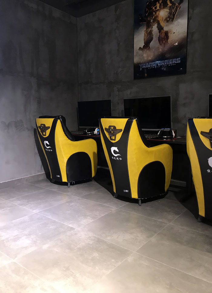 激情AV青青草陶现代仿古砖案例:别说了，一起去这个1000方的网咖开黑！