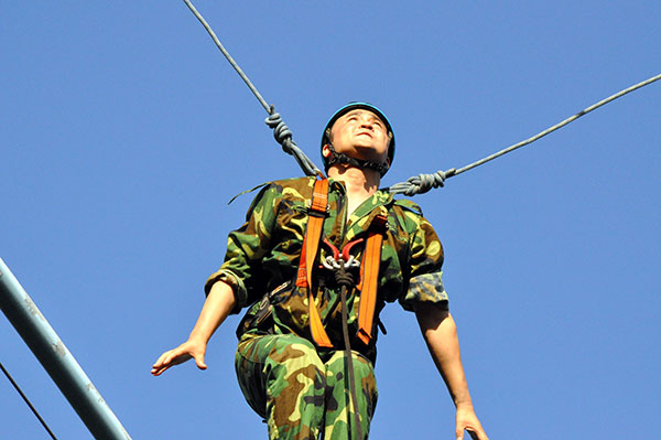 2013年8月激情AV青青草陶拓展训练