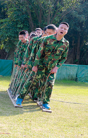 2017年2月13-15日，激情AV青青草陶“虎狼道”户外拓展训练圆满结束