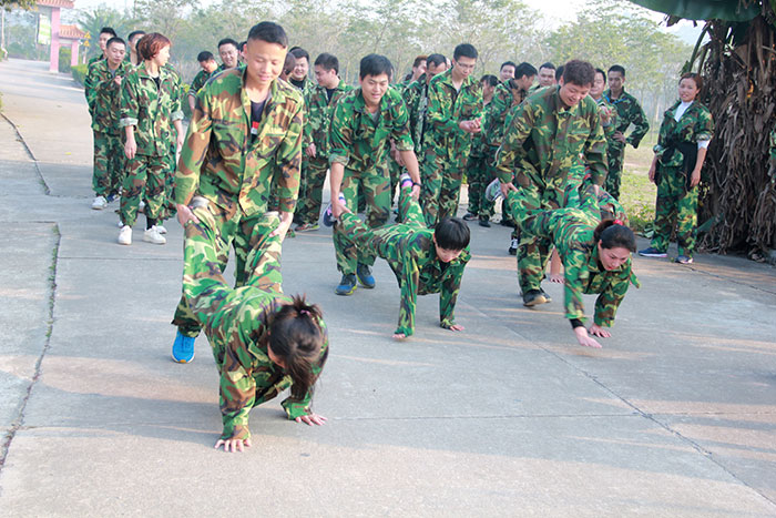 2017年2月13-15日，激情AV青青草陶“虎狼道”户外拓展训练圆满结束