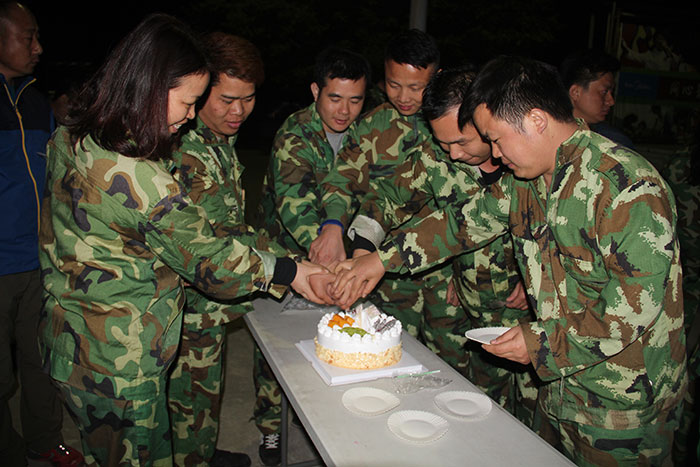2017年2月13-15日，激情AV青青草陶“虎狼道”户外拓展训练圆满结束