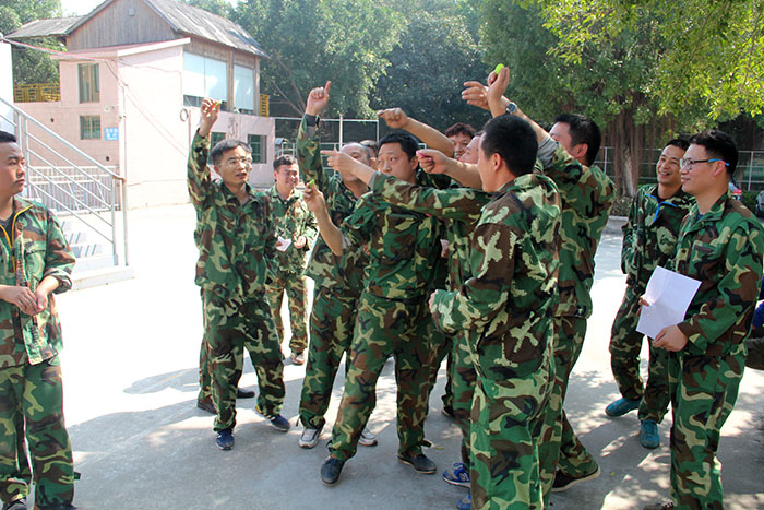 2017年2月13-15日，激情AV青青草陶“虎狼道”户外拓展训练圆满结束